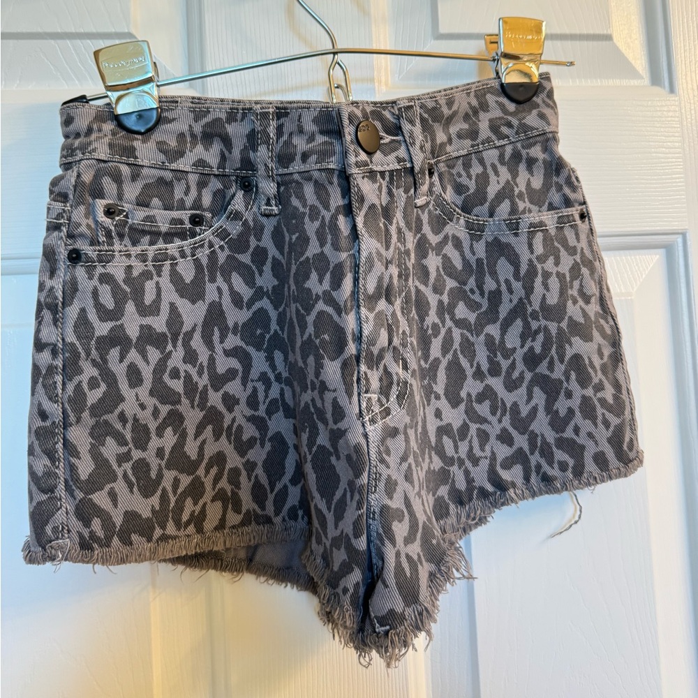 *NWOT* BDG High Rise Cheeky Shorts from Urban Outfitters, Size 25